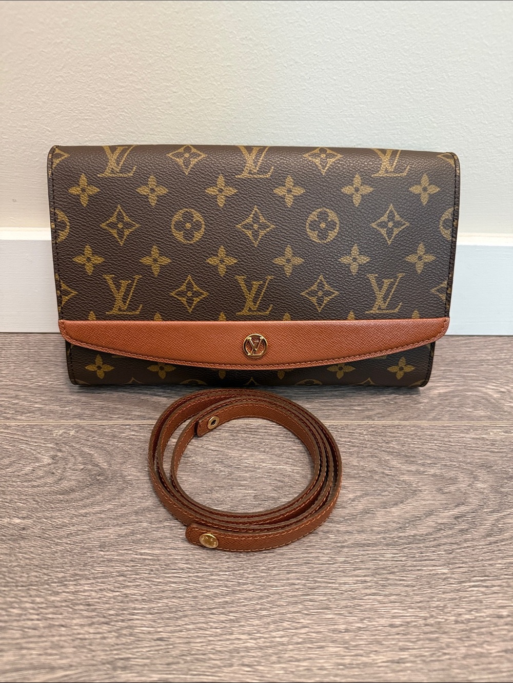 ✨ Vintage Louis Vuitton Monogram Bordeaux 27 – M51797 ✨